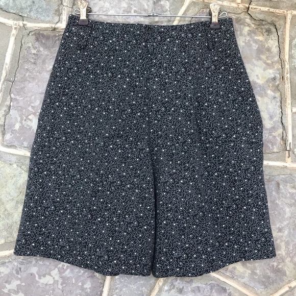 Vintage 80’s fun high waisted shorts - Picture 7 of 7